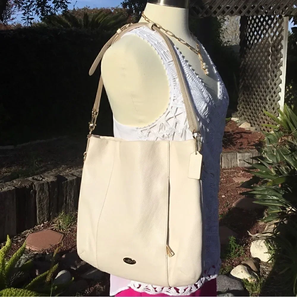 COACH SHOULDER BAG OR CROSSBODY PEBBLE LEATHER - Picture 10 of 10